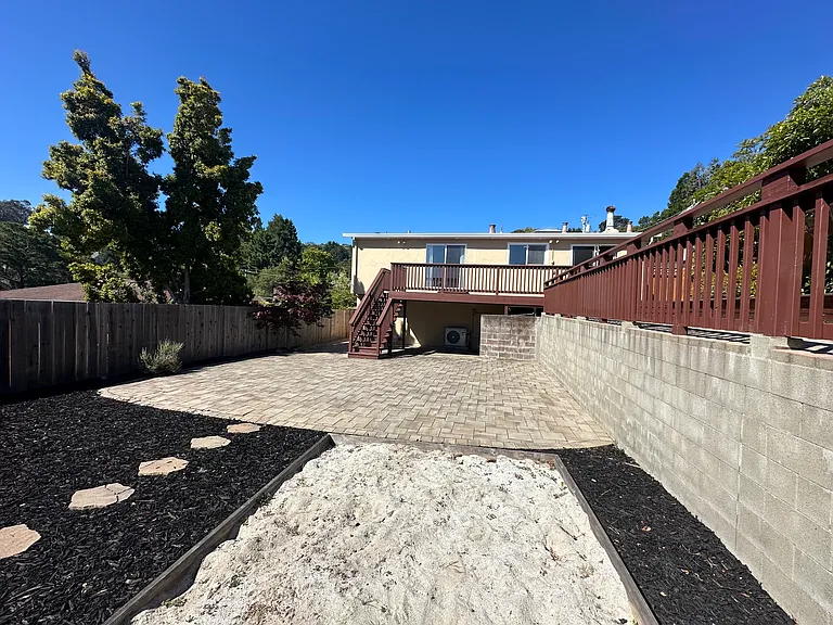 2350 Rosewood Dr — Photo 32