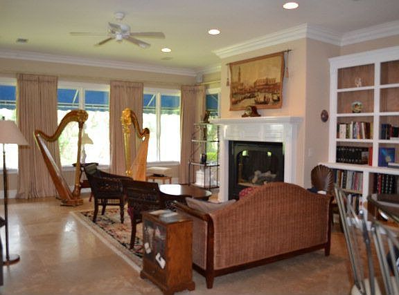 2nd image of 315 Forest Oaks