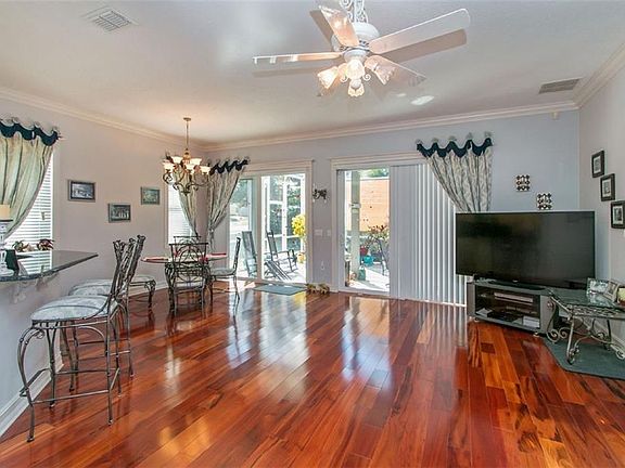 5th image of 2285 Caledonian St