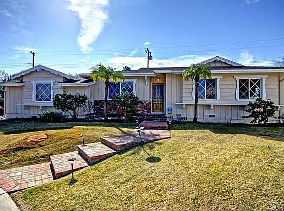 3 bed, 1493 sqft, $4,200 — Photo 2