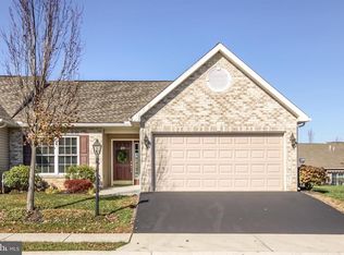 214 Touchstone Dr, Carlisle, PA 17015