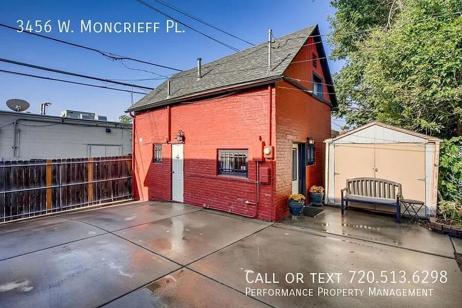 Building Photo - 3456 W Moncrieff Pl