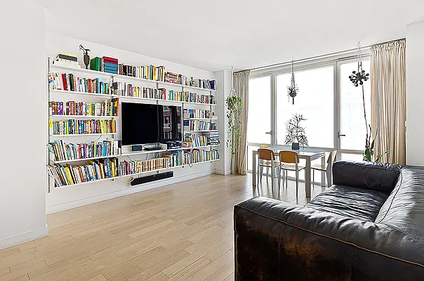 Rented by Compass | media 21