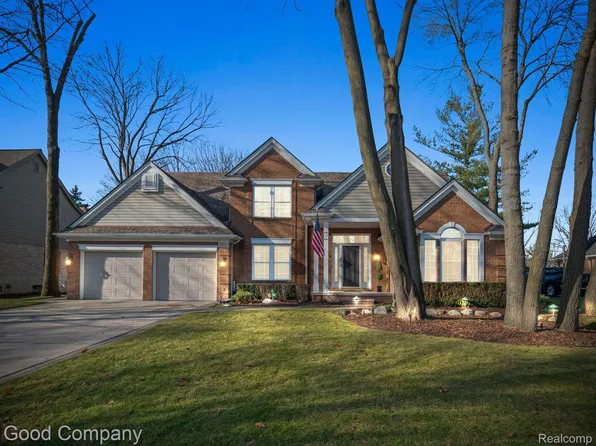 6579 Tamarack Dr, Troy, MI 48098