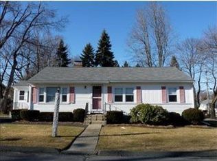 17 Robinson Rd, Woburn, MA 01801