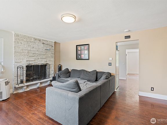 2nd image of 4010 SE Lovell Street