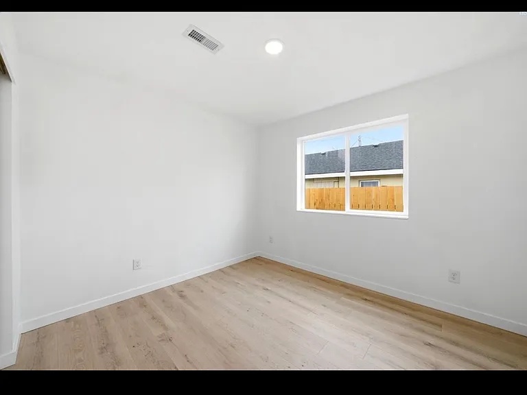 1019 S 6th Ave #120 — Photo 6