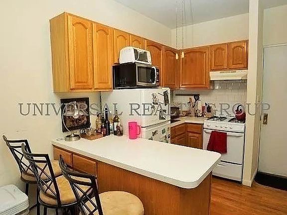 3rd image of 261 Broome St APT 3c