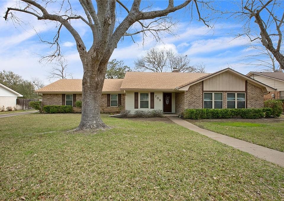 1st image of 709 Willow Creek Dr