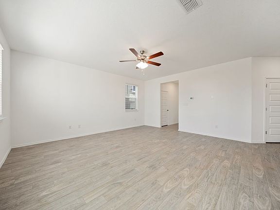 4th image of 180 Kinsley Way