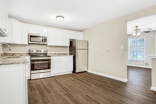 3rd image of 2330 Dorsey Ave