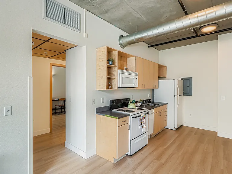 University Lofts — Photo 19