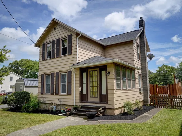 133 Phoenix St, Canandaigua, NY 14424