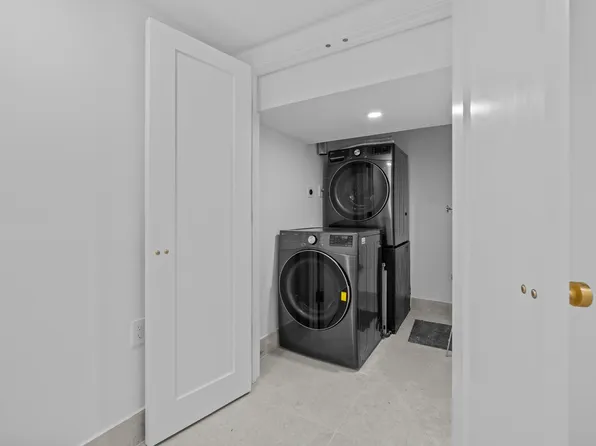 2729 Bedford Avenue image 26 of 33