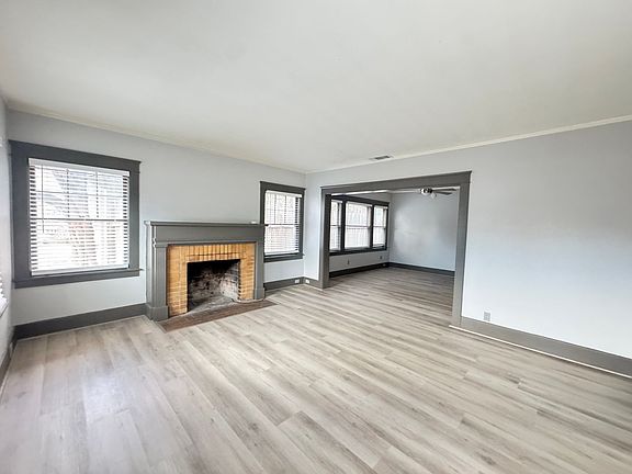 3rd image of 723-725 H St #725-H