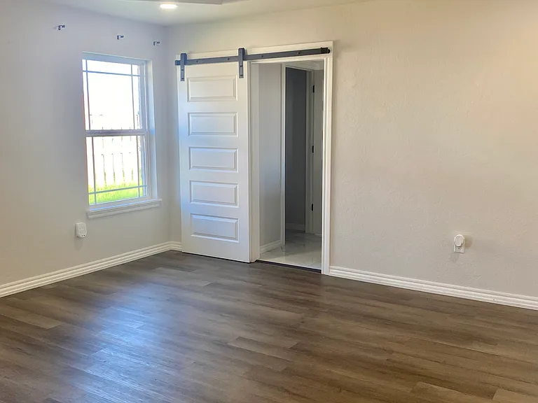 210 Meadowlark Ln — Photo 16