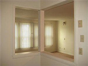 4th image of 238 Parkwood Ave