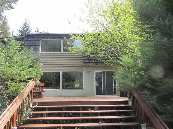 3rd image of 320 SE Evergreen Dr