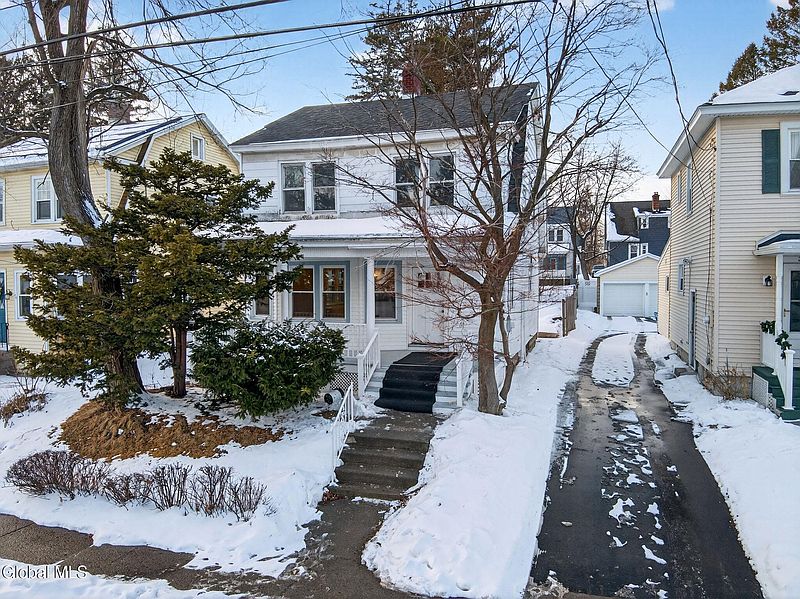 3rd image of 32 Eileen Street