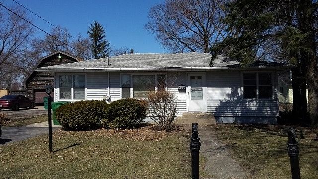 1st image of 122 E Main St