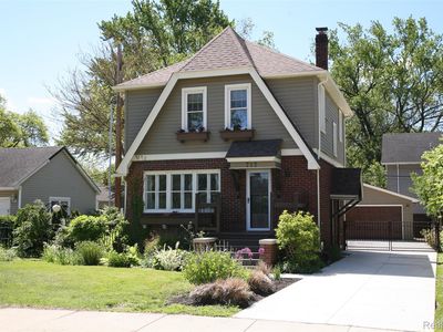 717 W Twelve Mile Rd, Royal Oak, MI, 48073