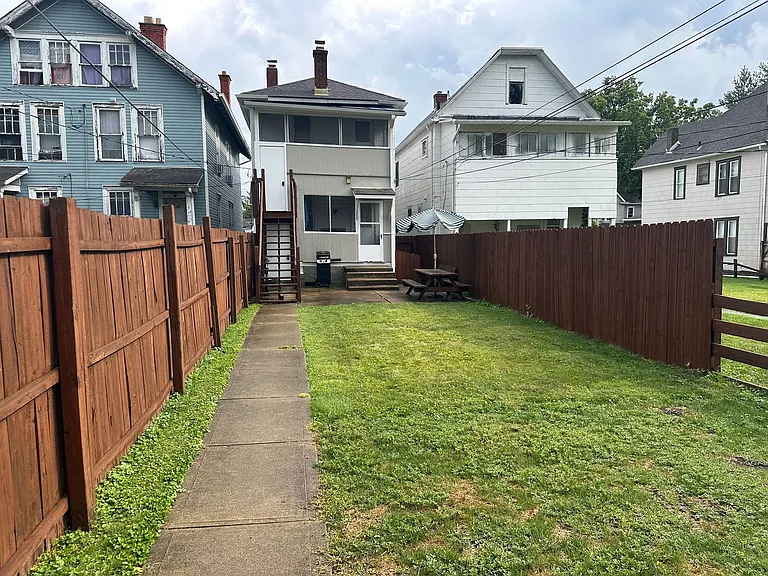 E Maynard Ave 114-116 MLR (LH2) — Photo 16