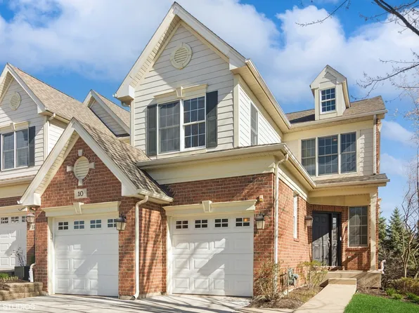 10 Red Tail Dr, Hawthorn Woods, IL 60047