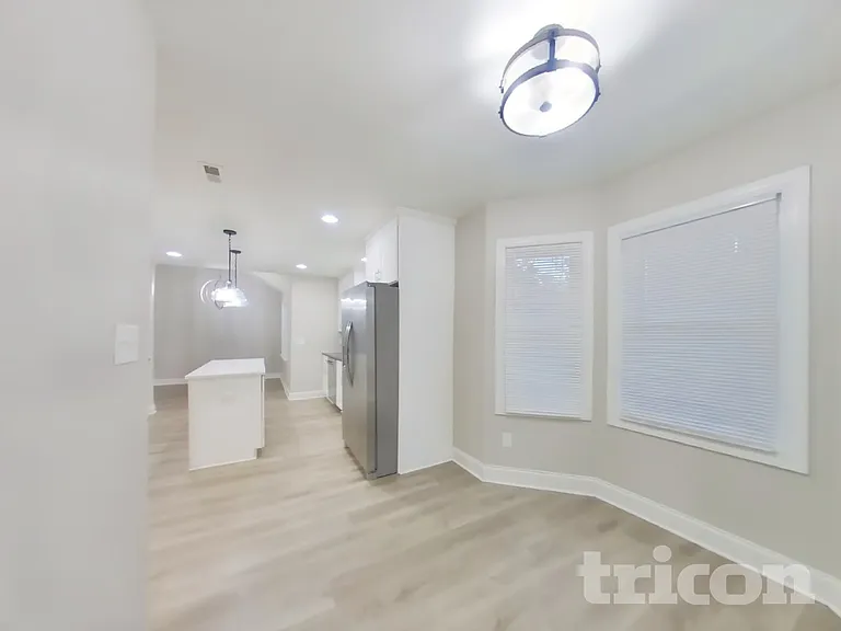 2501 Haybrook Ln — Photo 5