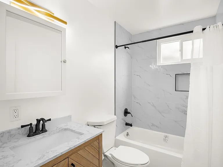 2241 1/2 Riverdale Ave #1 — Photo 14