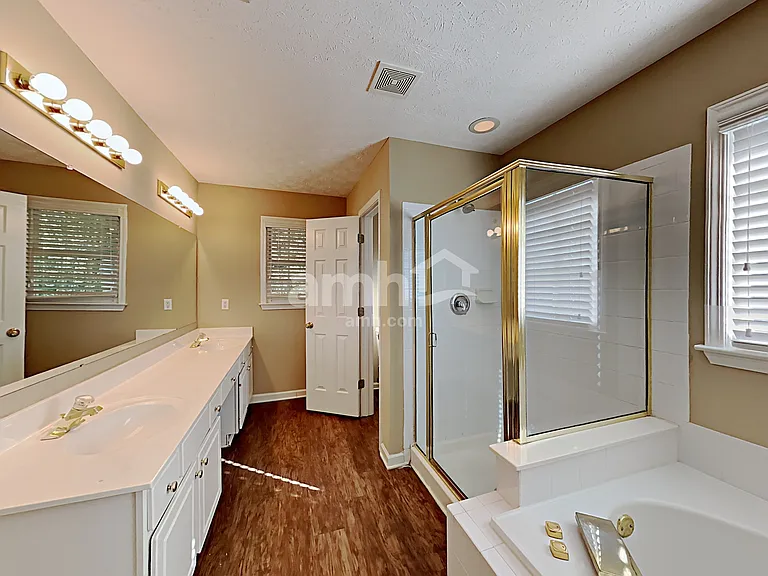 2175 Carlysle Cove Dr — Photo 16