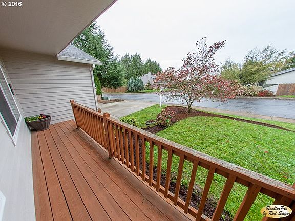 3rd image of 811 E Fir Ave