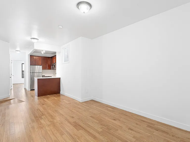 226 7th Ave #4R — Photo 8