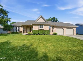 901 Yorkshire Dr, Lima, OH 45804