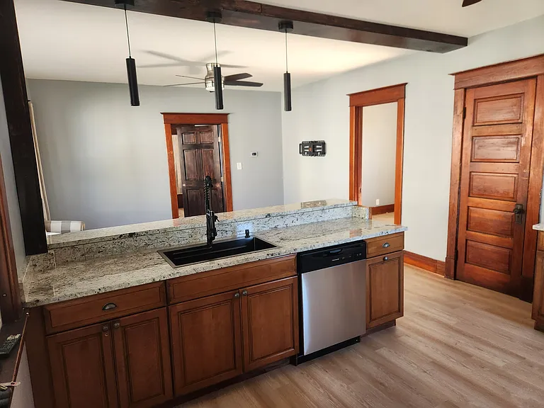 5818 Broadway St #1 — Photo 2