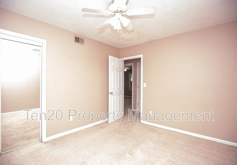 5827 Gene Ave — Photo 11