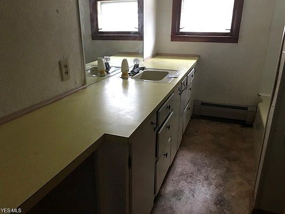 2nd image of 233 N Sunset Dr