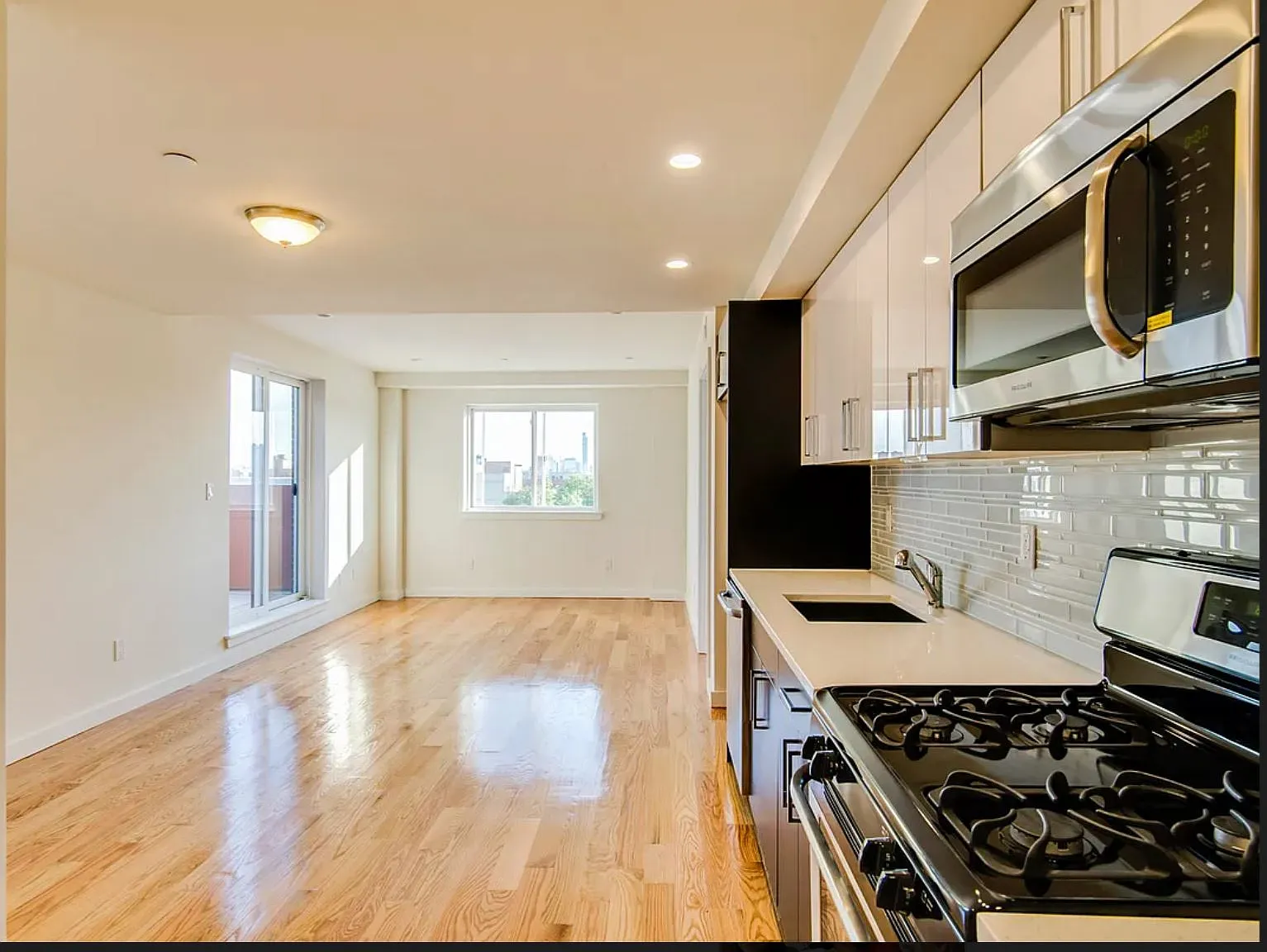 28-22 Astoria Boulevard — Photo 1