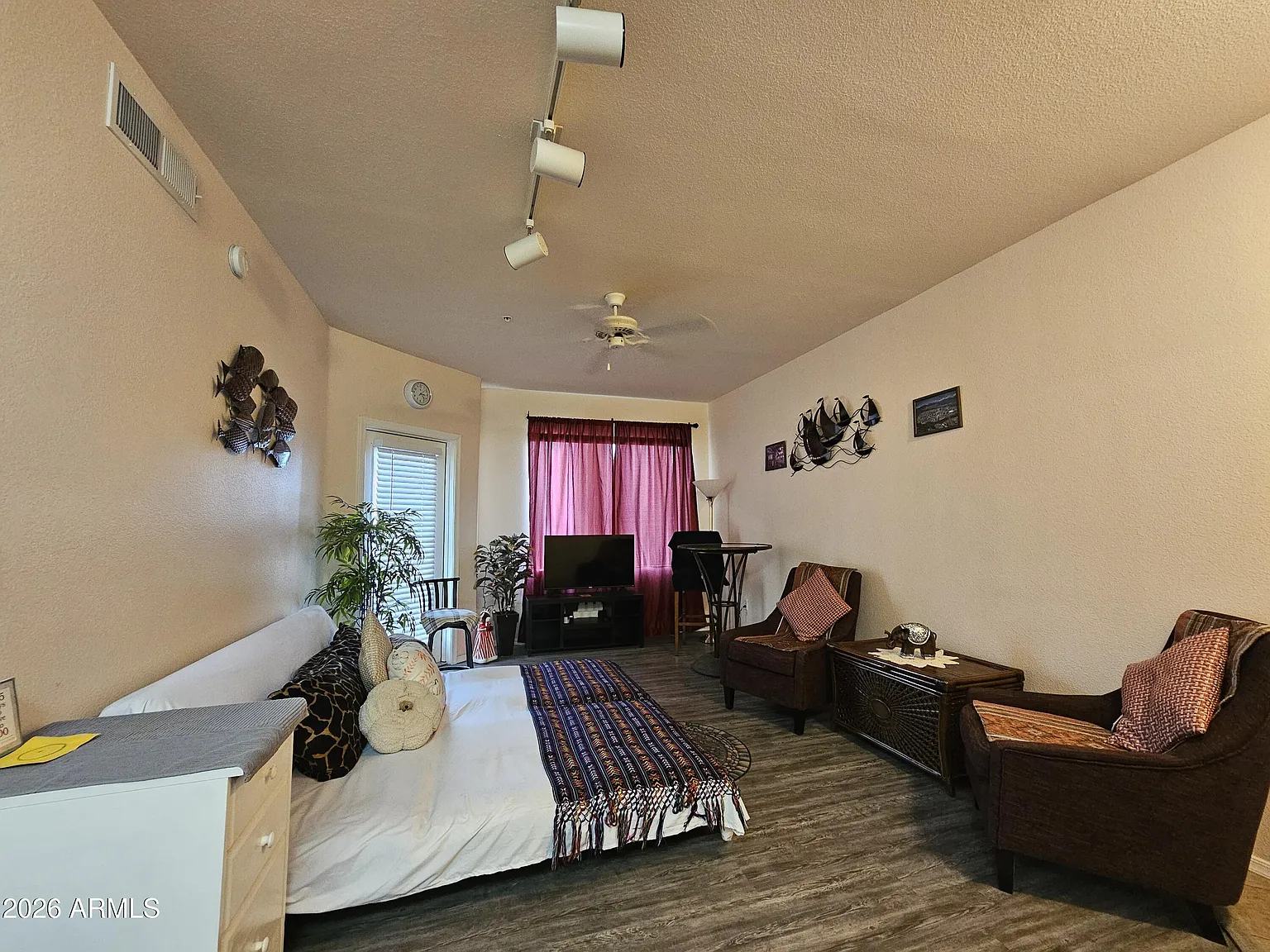 Studio, 1.0 bath, 646 sqft, $1,200 — Photo 3