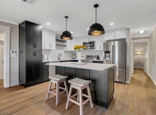 2574 Bayshore Dr, Matlacha, FL 33993