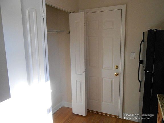 5th image of 3914 N Pine Grove Ave APT 3E