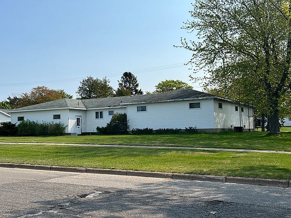 2nd image of 704 N Gaylord Ave