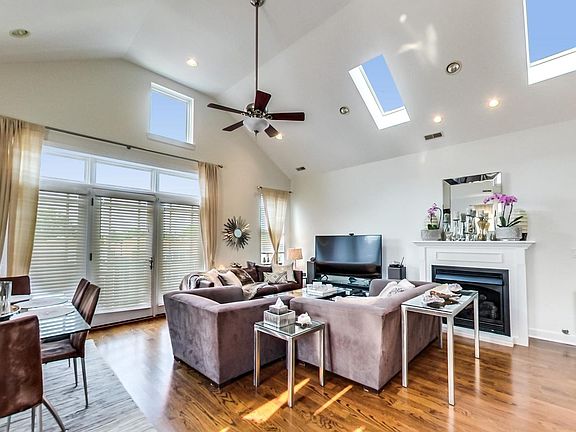 3rd image of 6311 W Belmont Ave APT 3