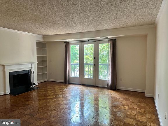 4th image of 801 S Pitt St APT 325