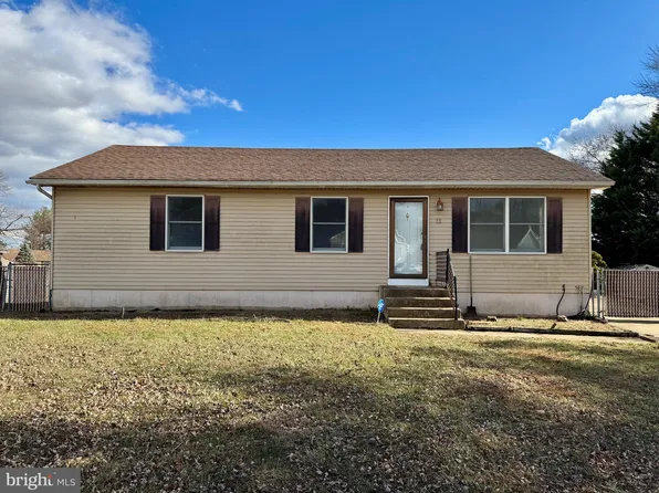 11 Locke Ct, Newark, DE 19702