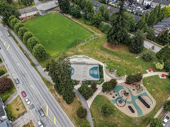 3rd image of 1252 Victoria Dr