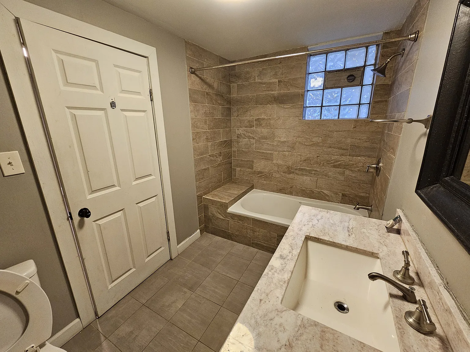 2 bed, 550 sqft, $1,275 — Photo 2