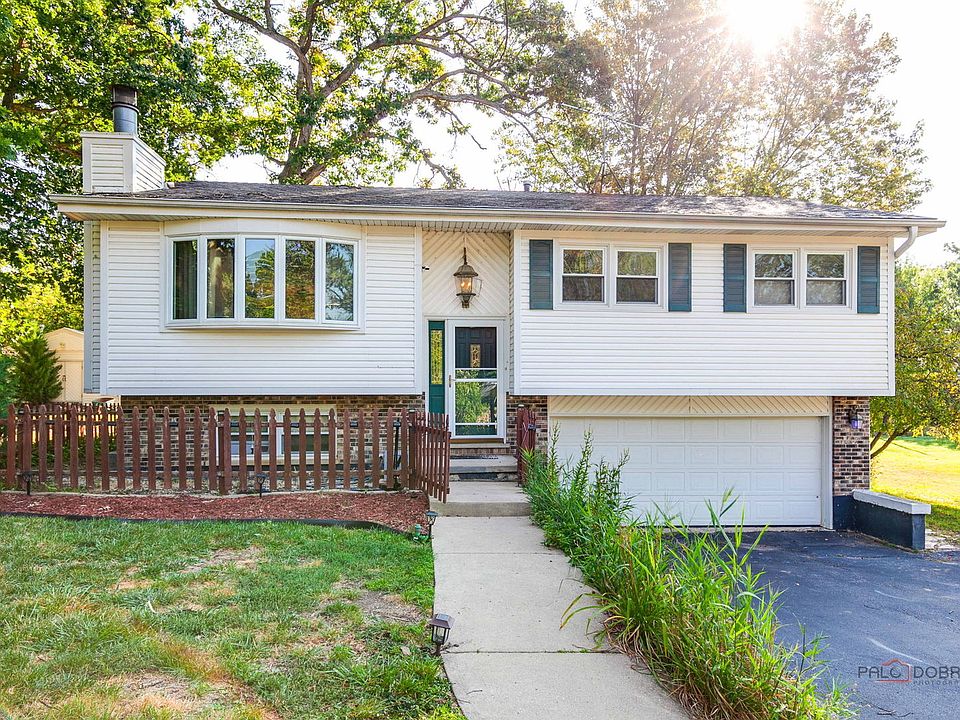 1st image of 36661 N Oakwood Dr