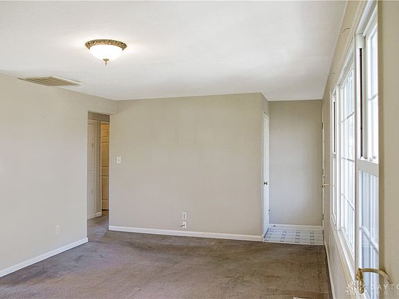 4th image of 3823 Ackerman Blvd