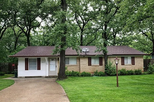 1911 Mimosa Dr #1911 Photo 1