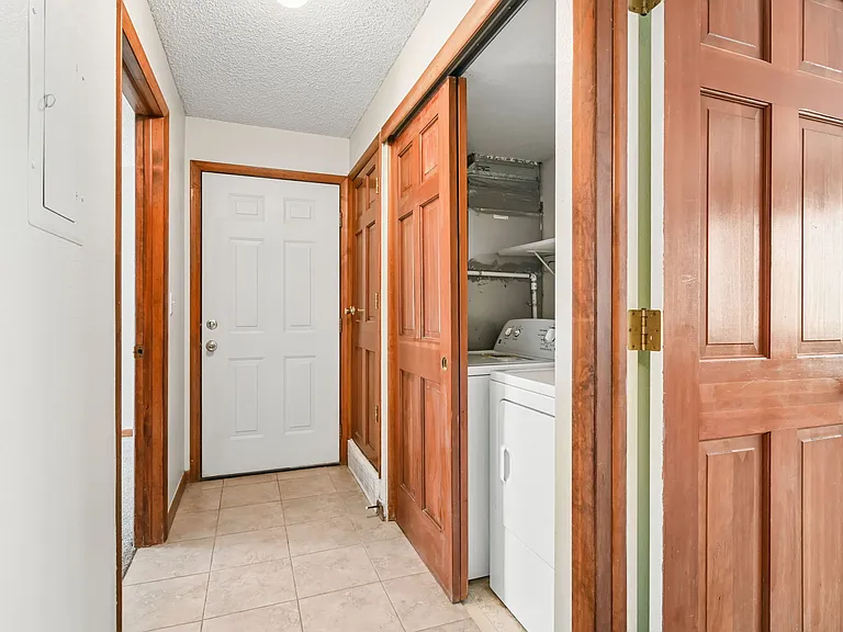 5902 Gunbarrel Ave #E — Photo 13